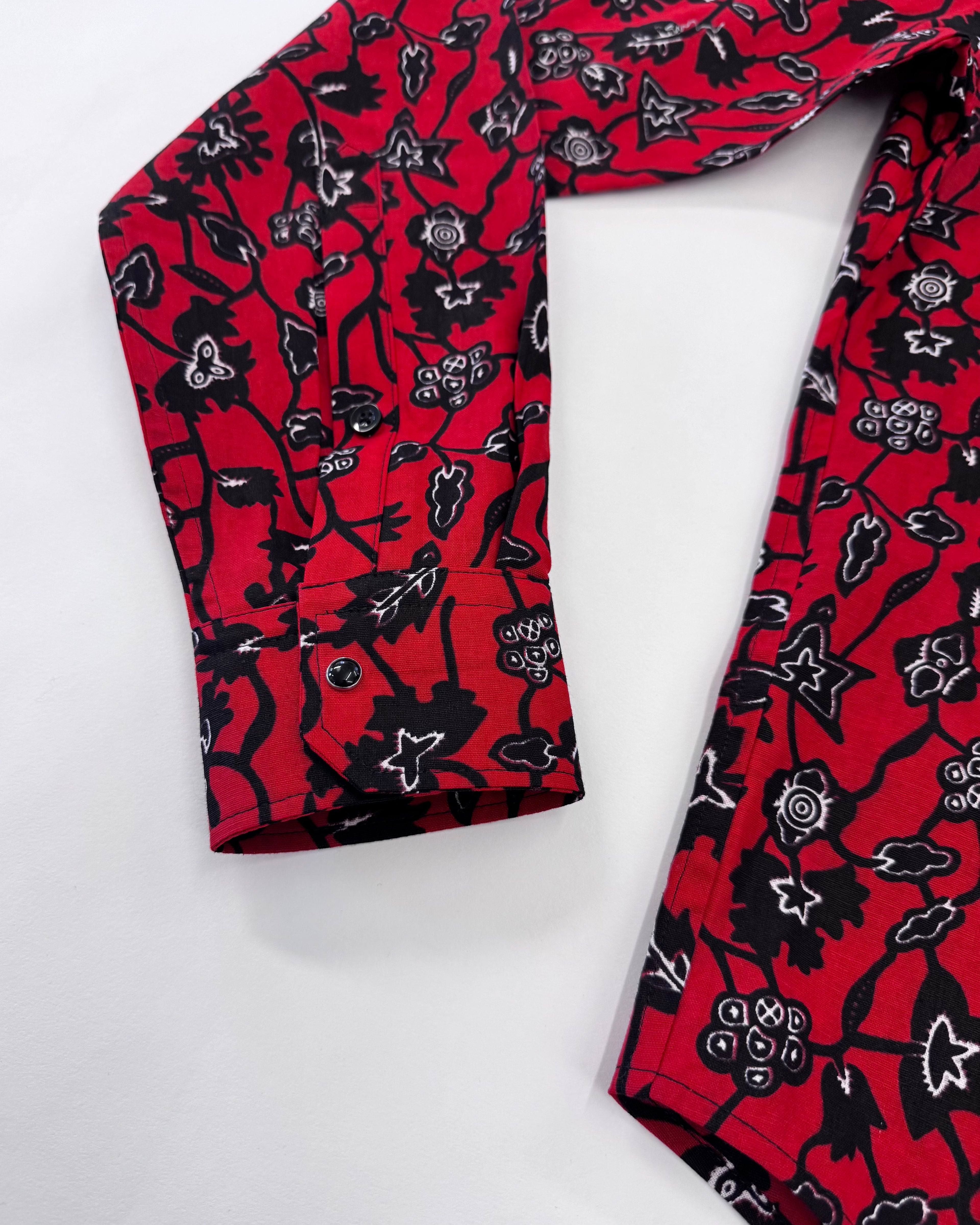 Aku Button Up